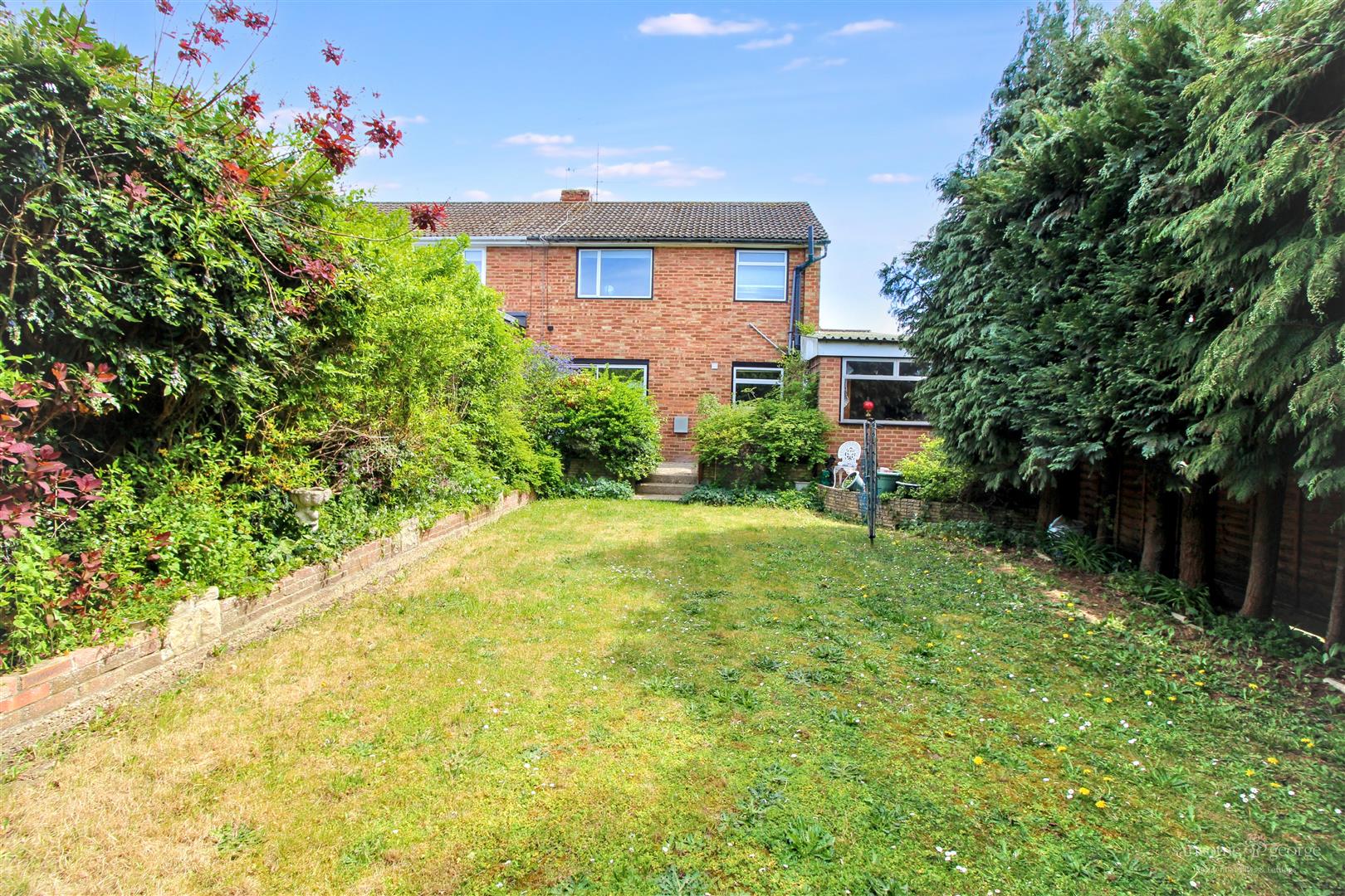 Elmstone Drive, Tilehurst, Reading